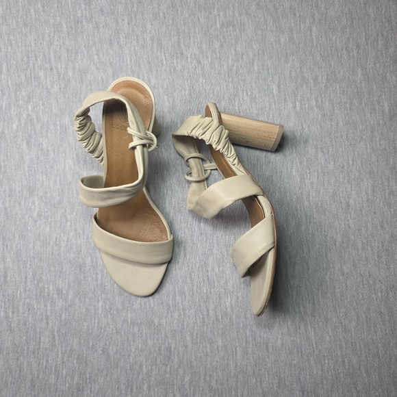 Coclico Gabby Insecto Elegant Cream Women's Heel Sandals - Picture 3 of 7